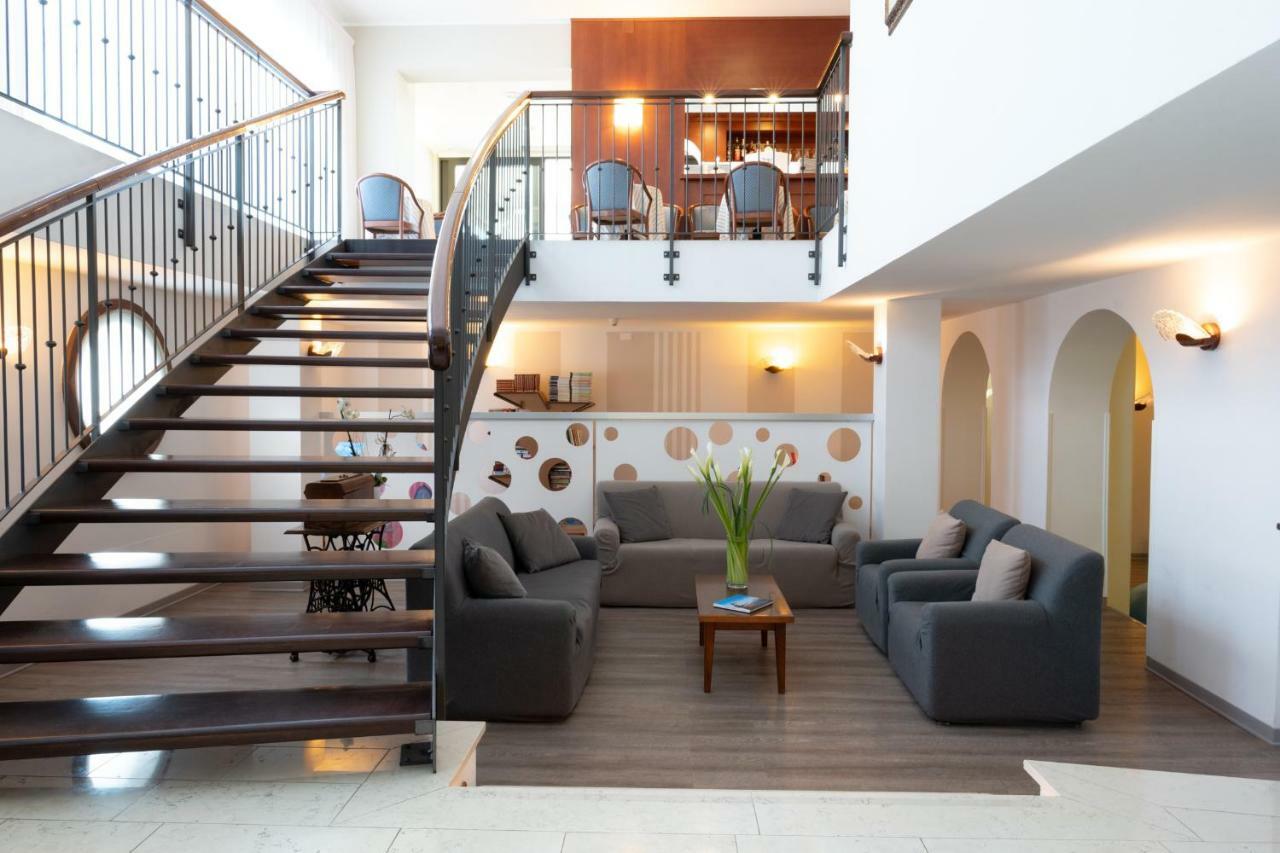 Hotel Nettuno Каорле Екстериор снимка